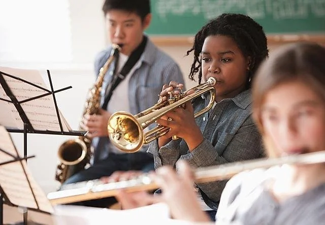 Support for students in middle school band on trumpet, trombone, saxophone and more. 