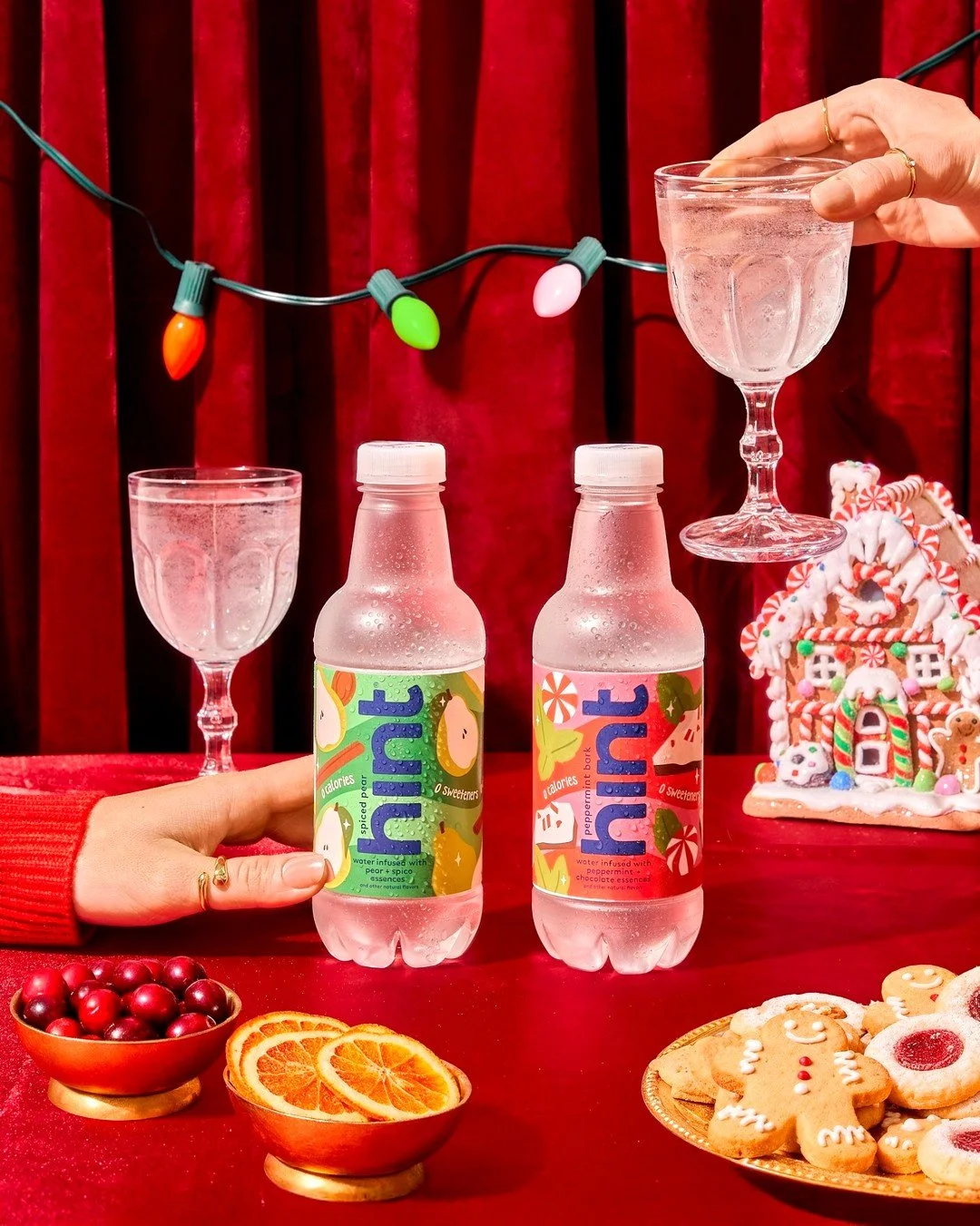 Merry Hint-mas 🎄💫 Here&rsquo;s to festive sips, cozy nights, and celebrating with your favorite people!!

Brand: @hint
Agency: @sirclemedia