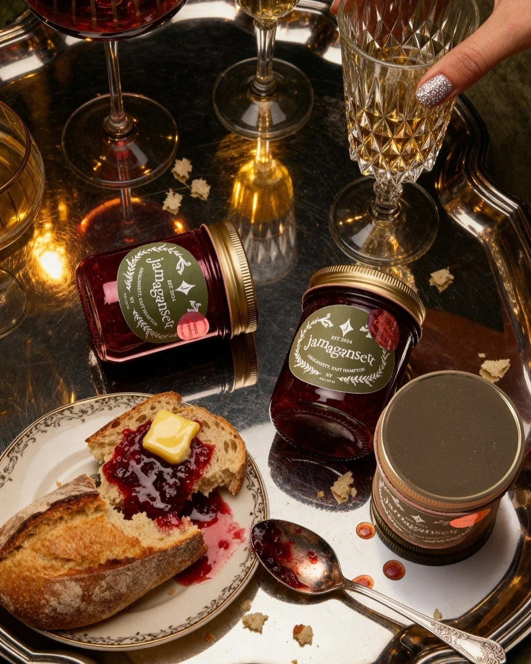 stepping into the holidays with @jamagansett ✨
what a gorgeous and equally delicious brand! and would truly be the perfect hostess gift!! thank you lena 🤍