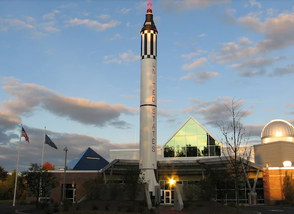 Granite State Amateur Radio Association Sparks Interest in Ham Radio at McAuliffe-Shepard Discovery Center