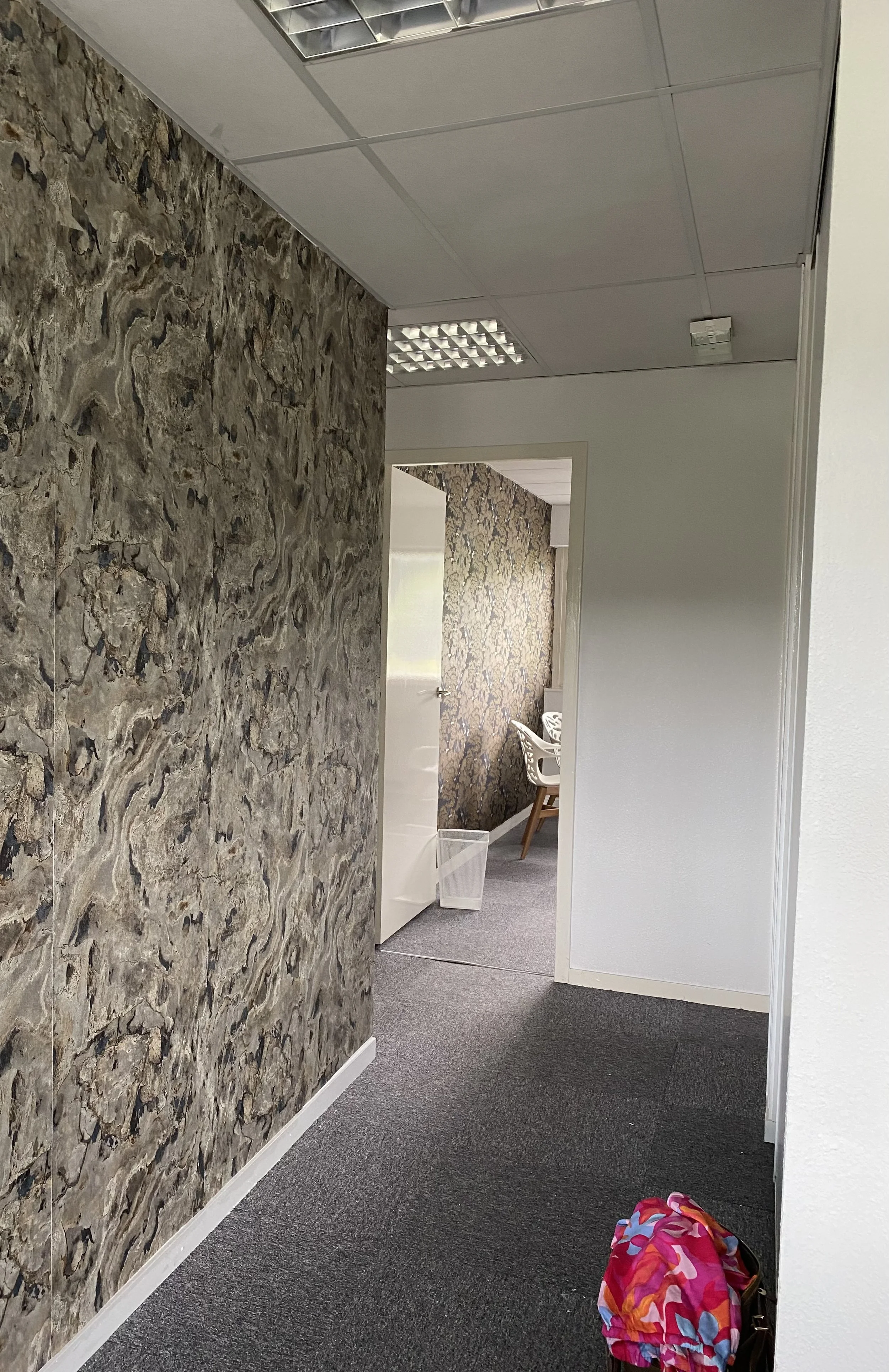 Création d’espaces sur mesure
Nous concevons des espaces uniques, pensés selon vos idées, vos envies et votre budget. Chaque projet est adapté à votre mode de vie pour offrir un résultat harmonieux, fonctionnel et entièrement personnalisé. bureau,cha