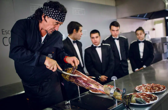 Spreading Spain’s Glory in Thin, Slow Slices | The New York Times - Photo: Gianfranco Tripodo for The New York Times