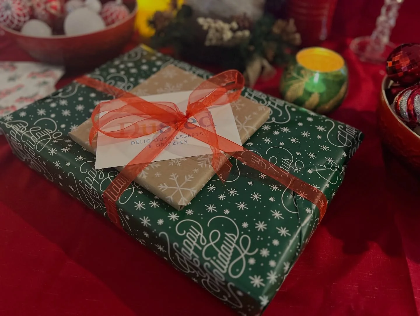 What&rsquo;s in our Dusted Party Box you ask? Scroll through to unwrap it and look inside yourself!
 
Order yours today!
🔗https://www.dusteddesserts.com/shop