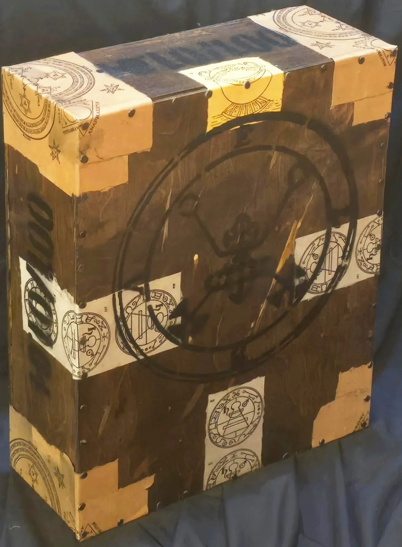 Front view of Solomon Box 001.01/03 by Andrew Hall