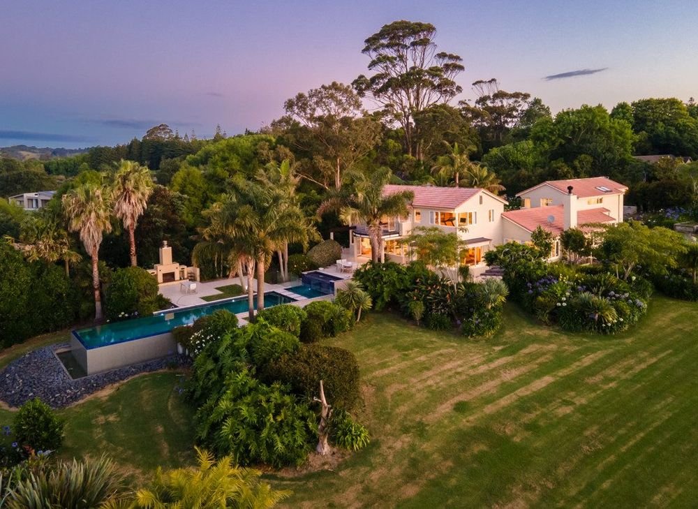 184 Potts Road, Whitford – Recladding, Reroofing & Interior Renovation