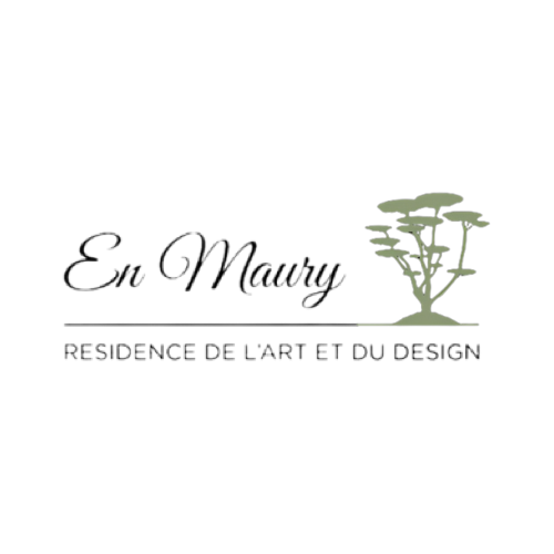 Logo d'une entreprise avec un arbre stylisé