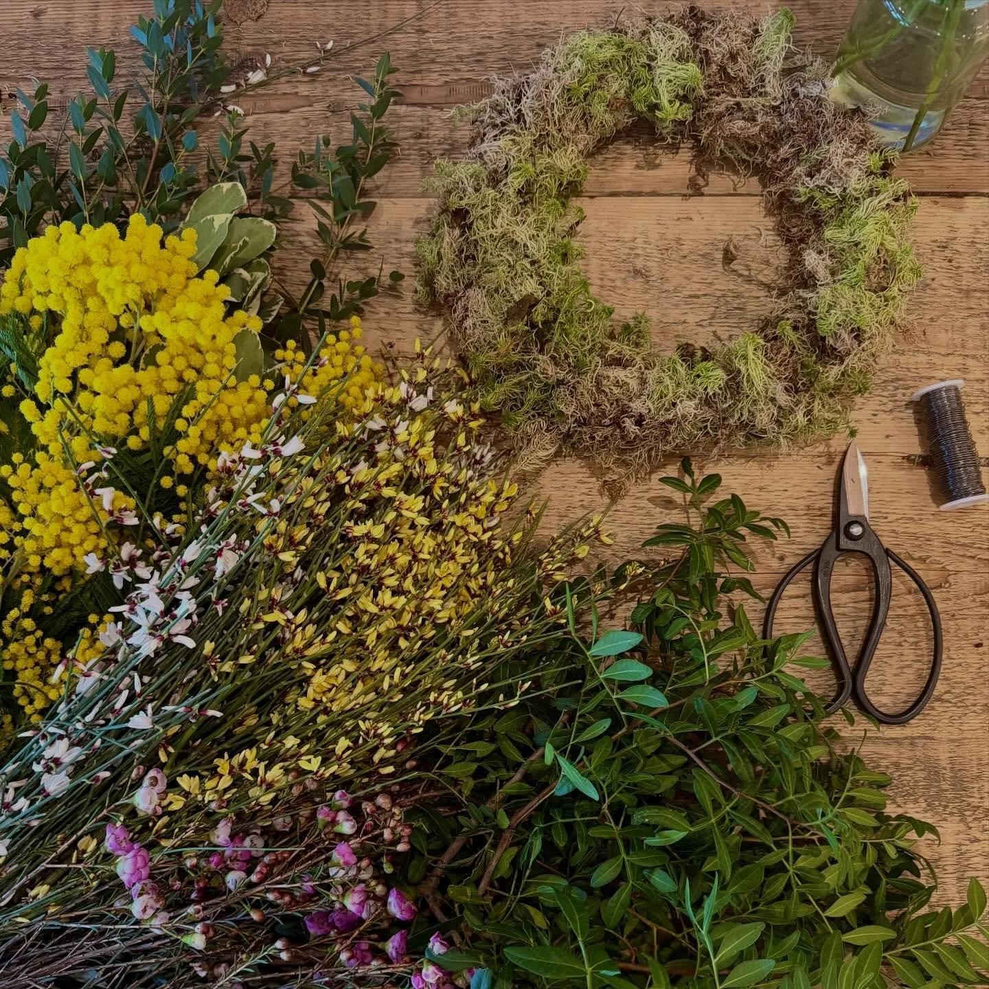 🌼 Spring Workshops are here! 🌼

It&rsquo;s felt like a long winter but the bulbs are finally sprouting, the days are getting lighter, and spring is on its way. We&rsquo;re so excited to help you welcome the new season and decorate your doors with t