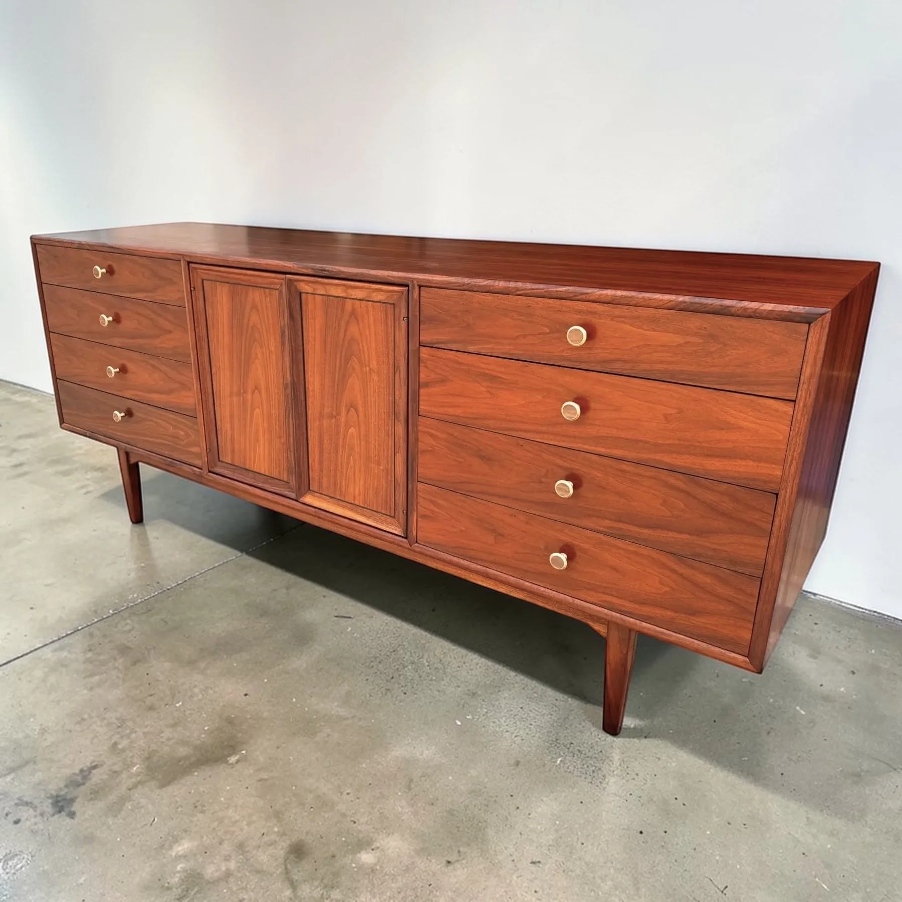 vintage-mid-century-modern-11-drawer-dresser-in-walnut-kipp-stewart-drexels-declaration-line-1960s-7560-2.jpg