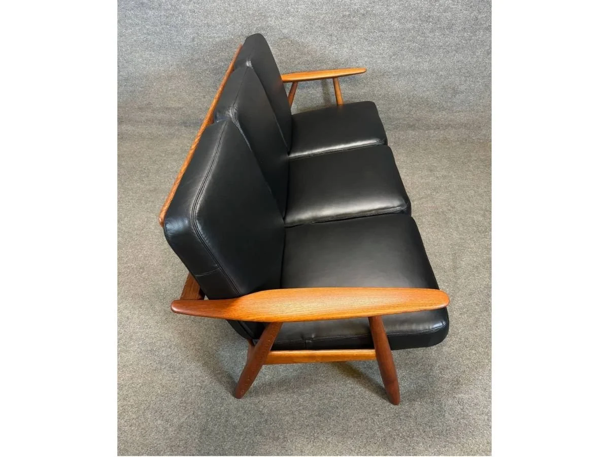 Seating - (4x3) (6).jpg