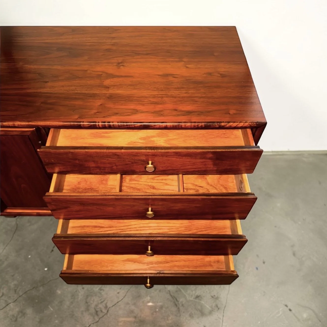 vintage-mid-century-modern-11-drawer-dresser-in-walnut-kipp-stewart-drexels-declaration-line-1960s-2758.jpg