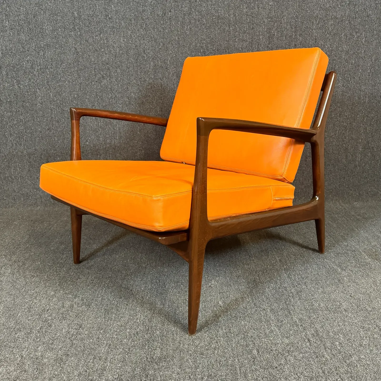 vintage-danish-mid-century-modern-lounge-chair-by-kofod-larsen-for-selig-8422.webp