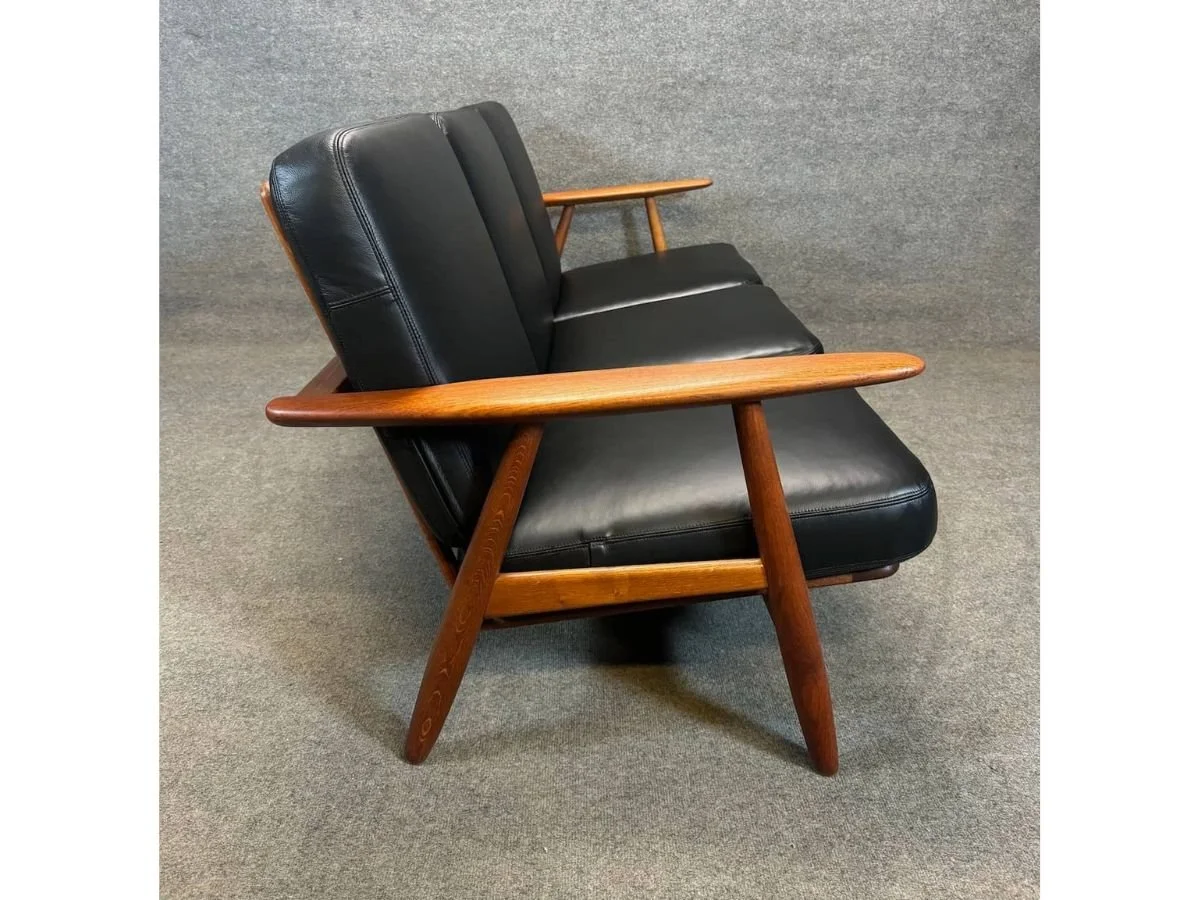 Seating - (4x3) (5).jpg