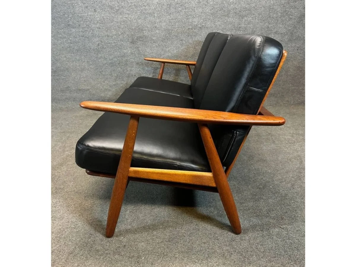 Seating - (4x3) (4).jpg