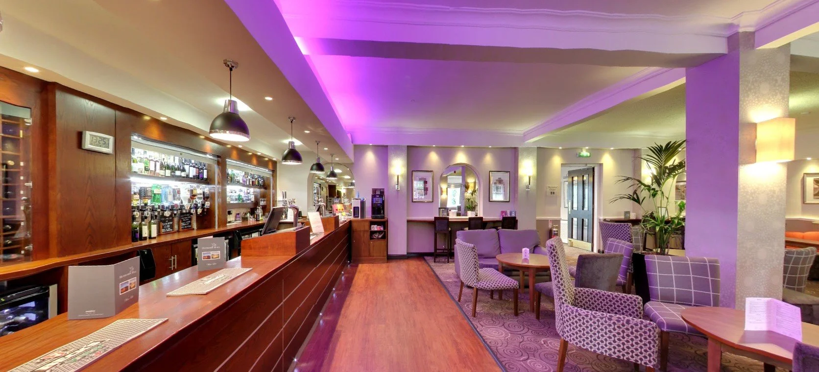 BAR- HOTHORPE.jpg