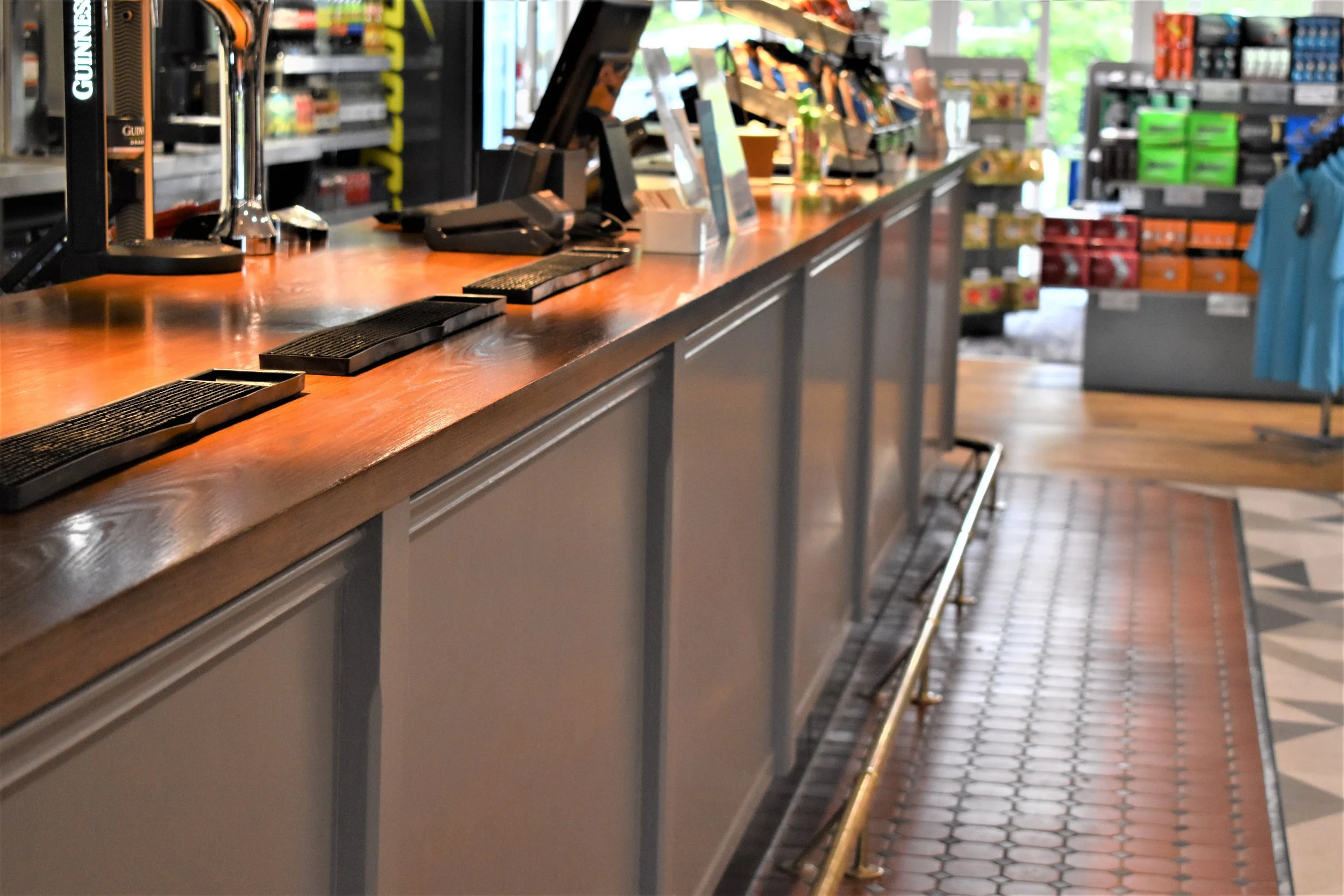 BAR 4.JPG