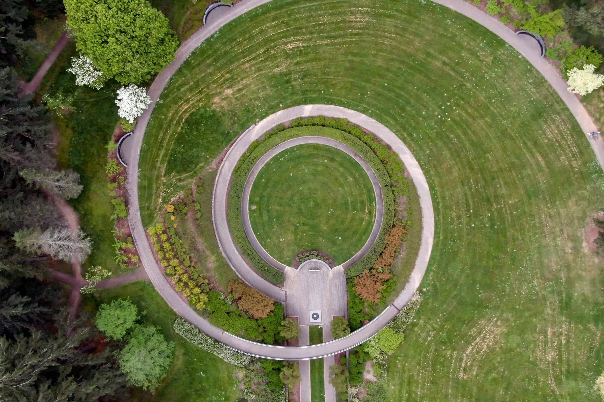 EWP-VietnamMemorial_spiral+MOD.jpg