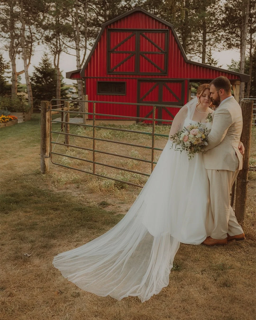From getting ready on her family farm to saying &lsquo;I do&rsquo; in her grandparents&rsquo; backyard. Every moment of this day was woven with love, history, and home. A wedding rooted in family, heart, and the kind of memories that will be cherishe