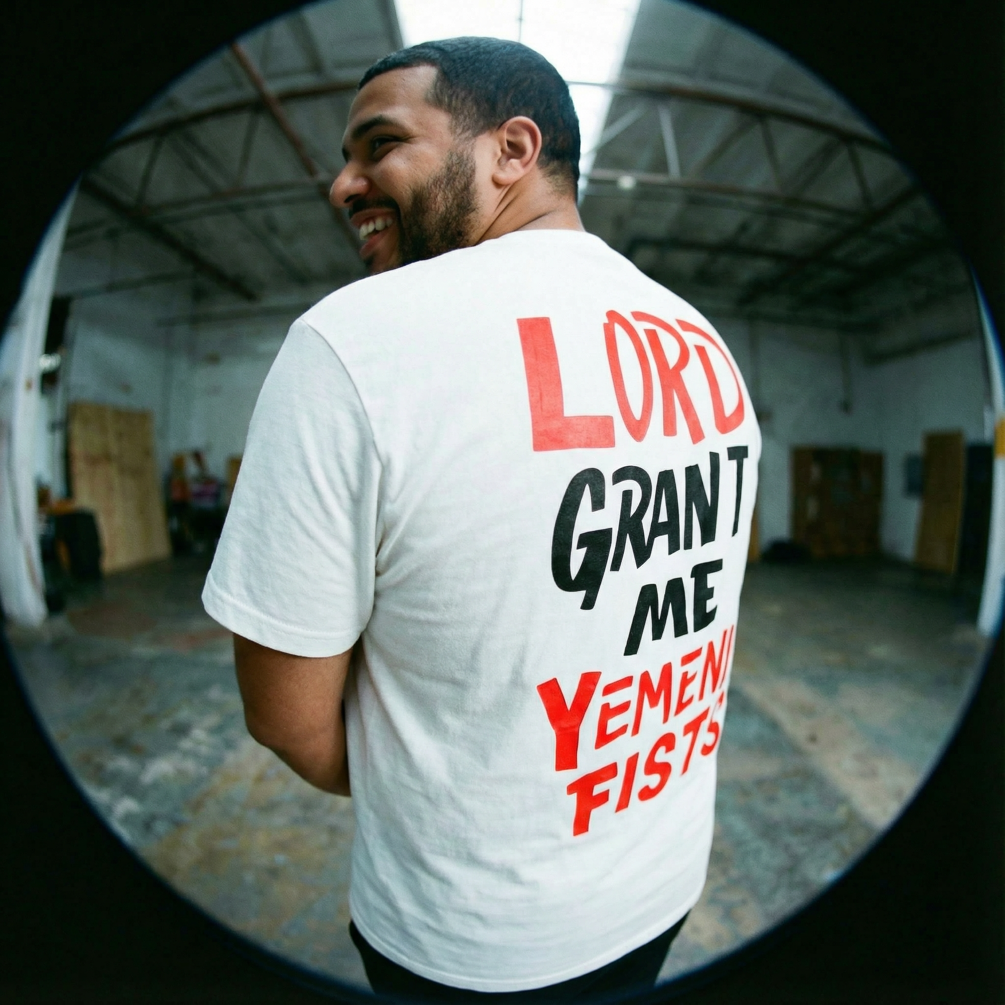 YEMENI FISTS - Heavyweight Cotton T-Shirt