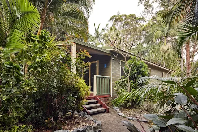 Schoolies holiday villas. Relax, unwind, have fun.