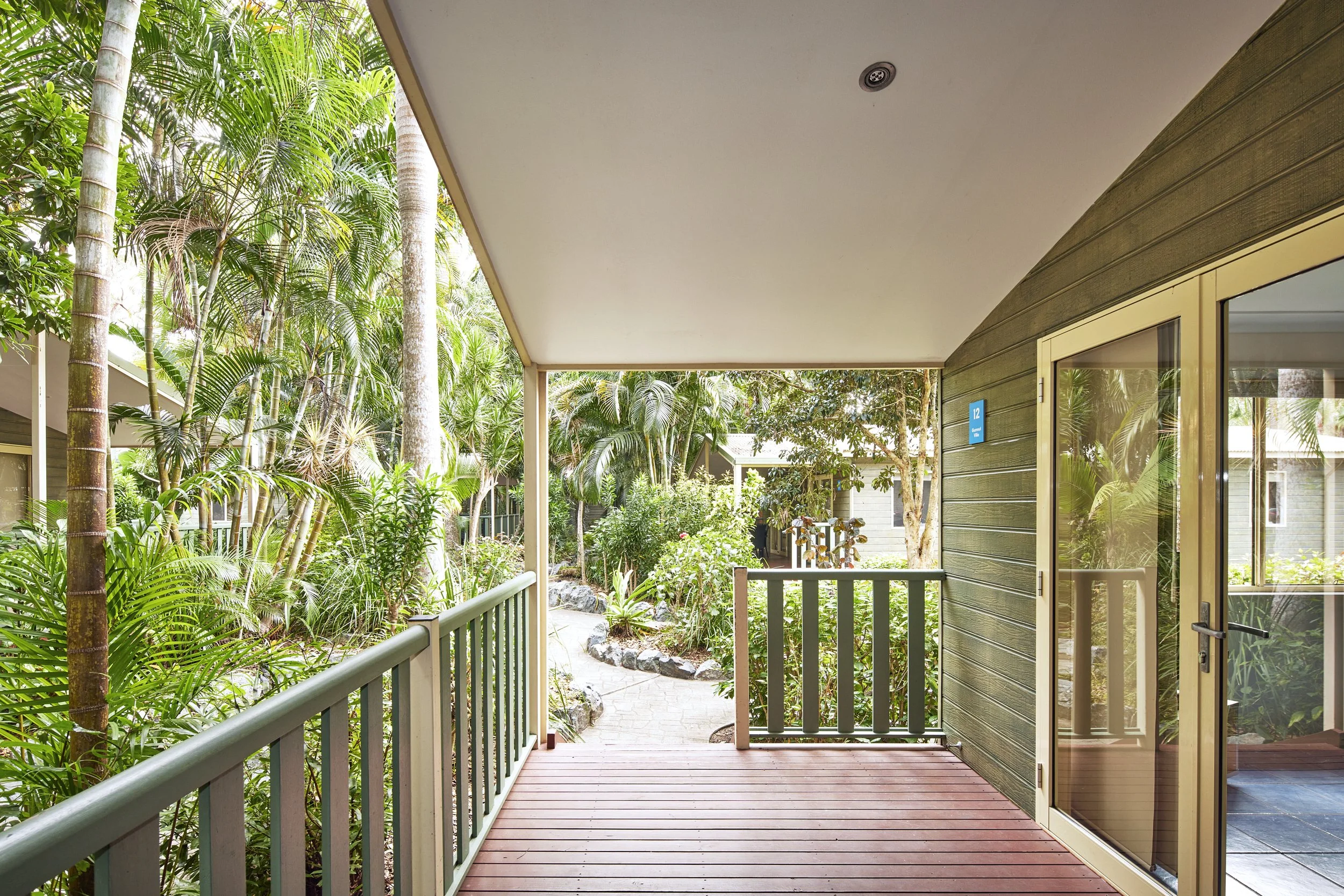 relaxing holiday getaways for friends. Schoolies for Jesus.