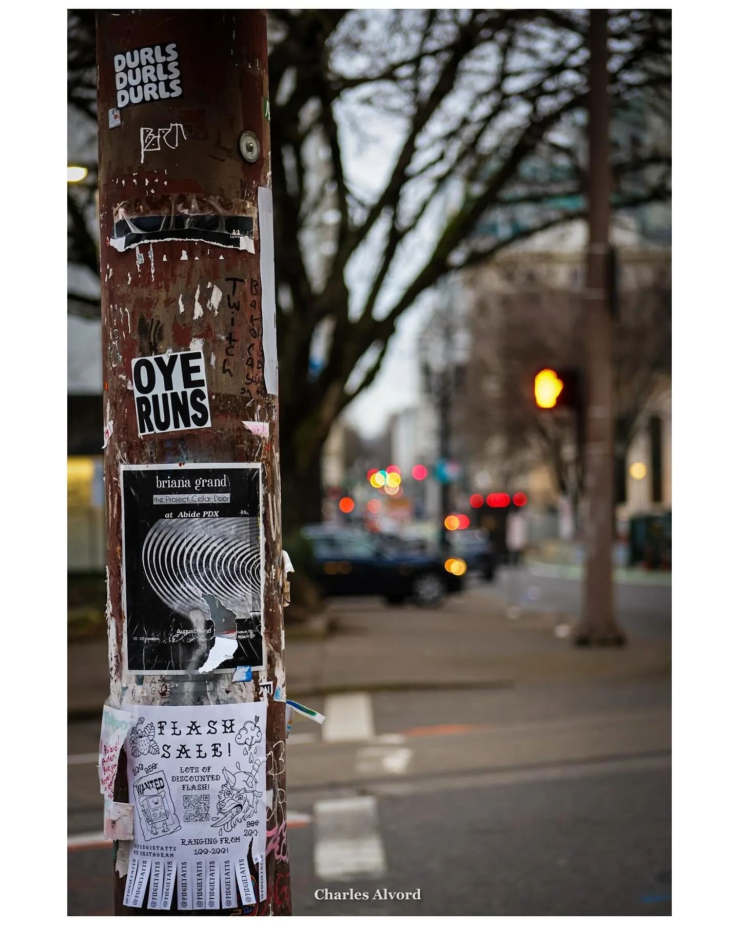DURLS?!
&bull;
&bull;
&bull;
#street #streetphoto #poll #seattle #washington #road #travel #photo #photographer #photography #canon #color #cars #light #sky #night #flyers #poster #tattoo #tattooshop