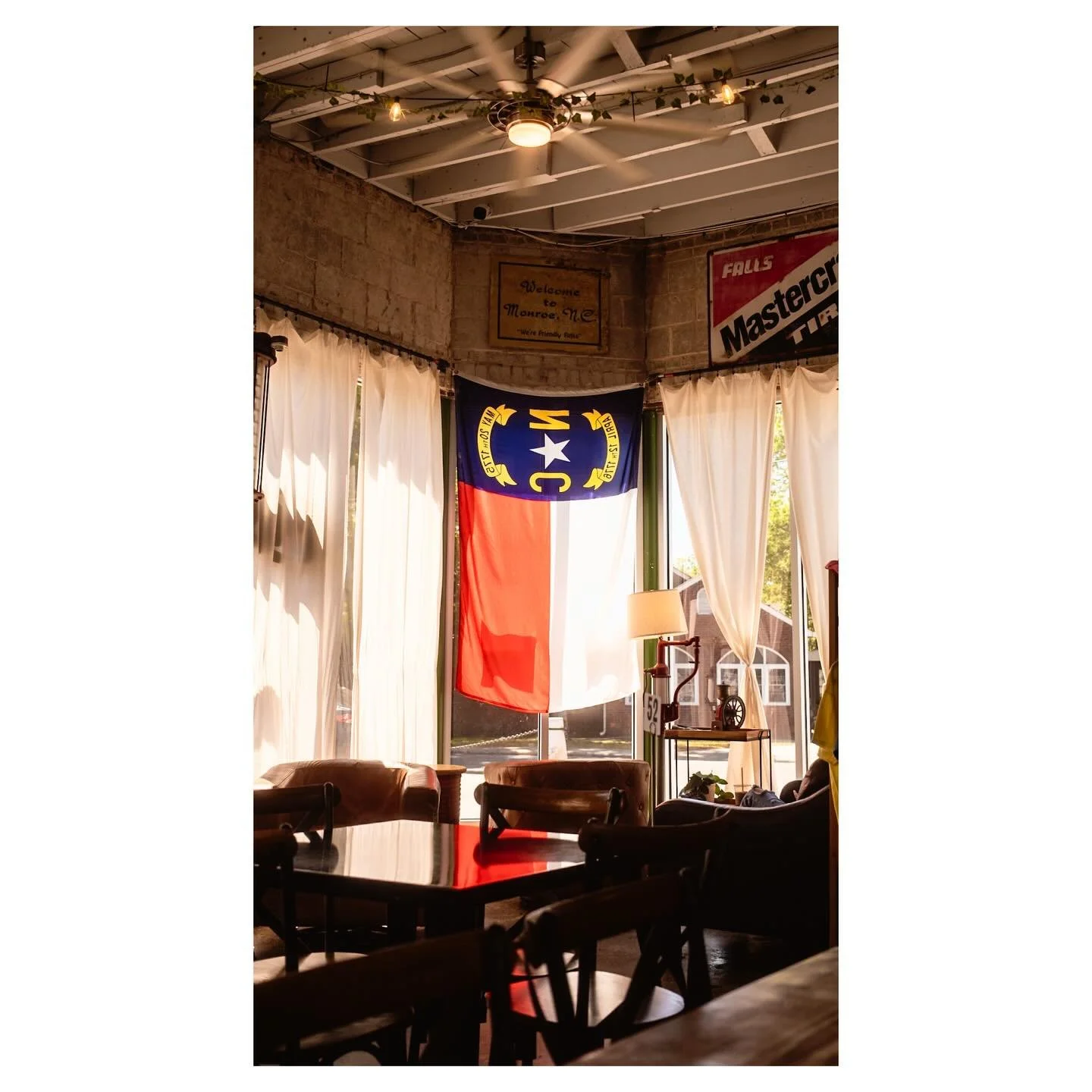 😌
&bull;
&bull;
&bull;
#northcarolina #cafe #photography #fujifilm #spring