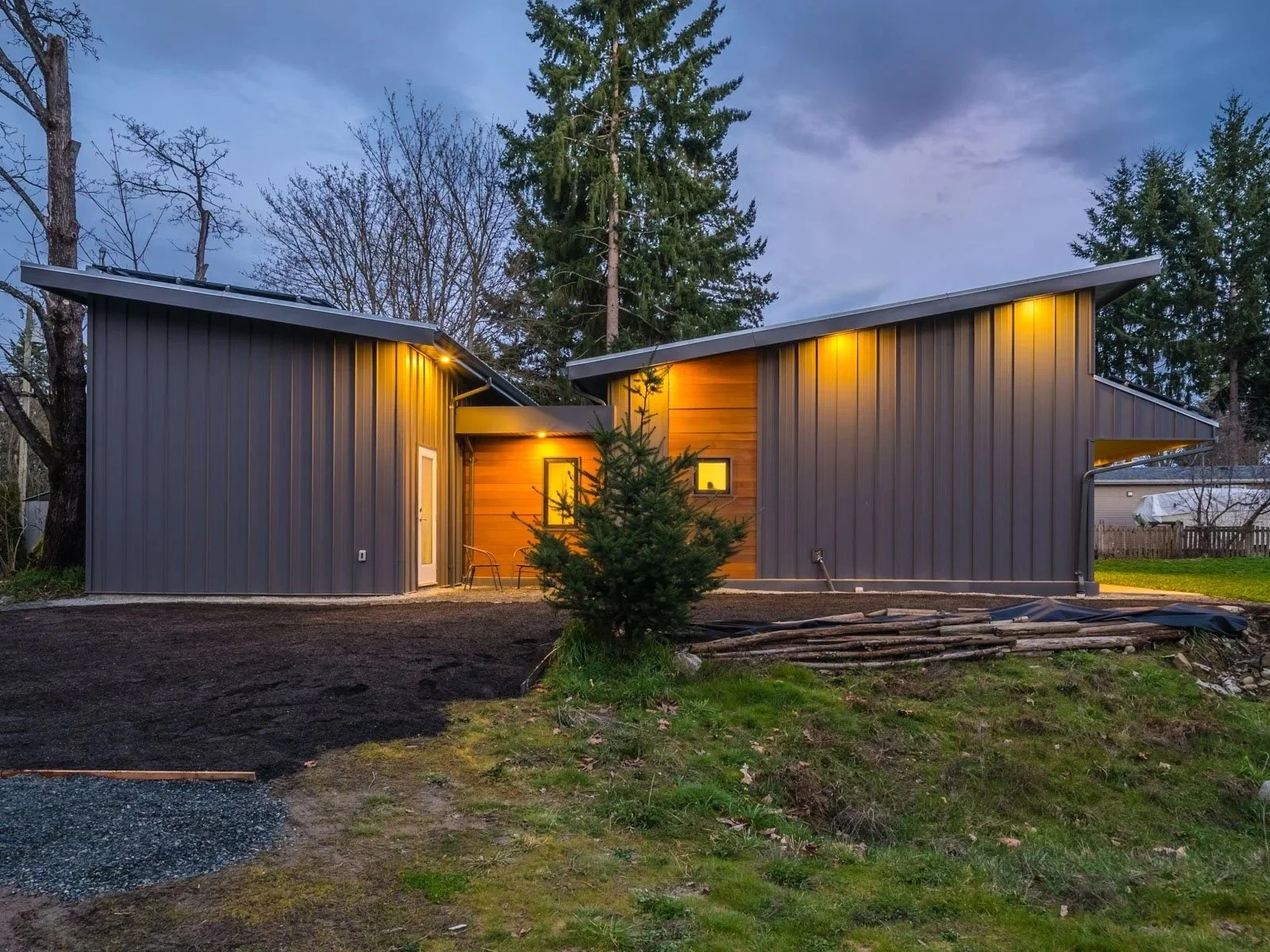 Böehm Construction Nanaimo - Gould Road Exteriour8.jpg
