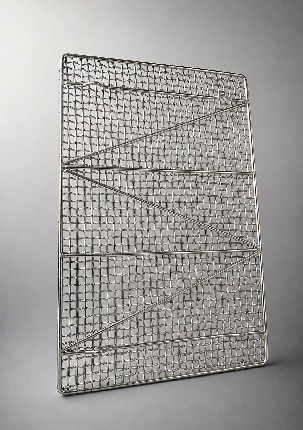 Heavy-duty stainless steel grill grate with reinforced structure for hibachi cooking