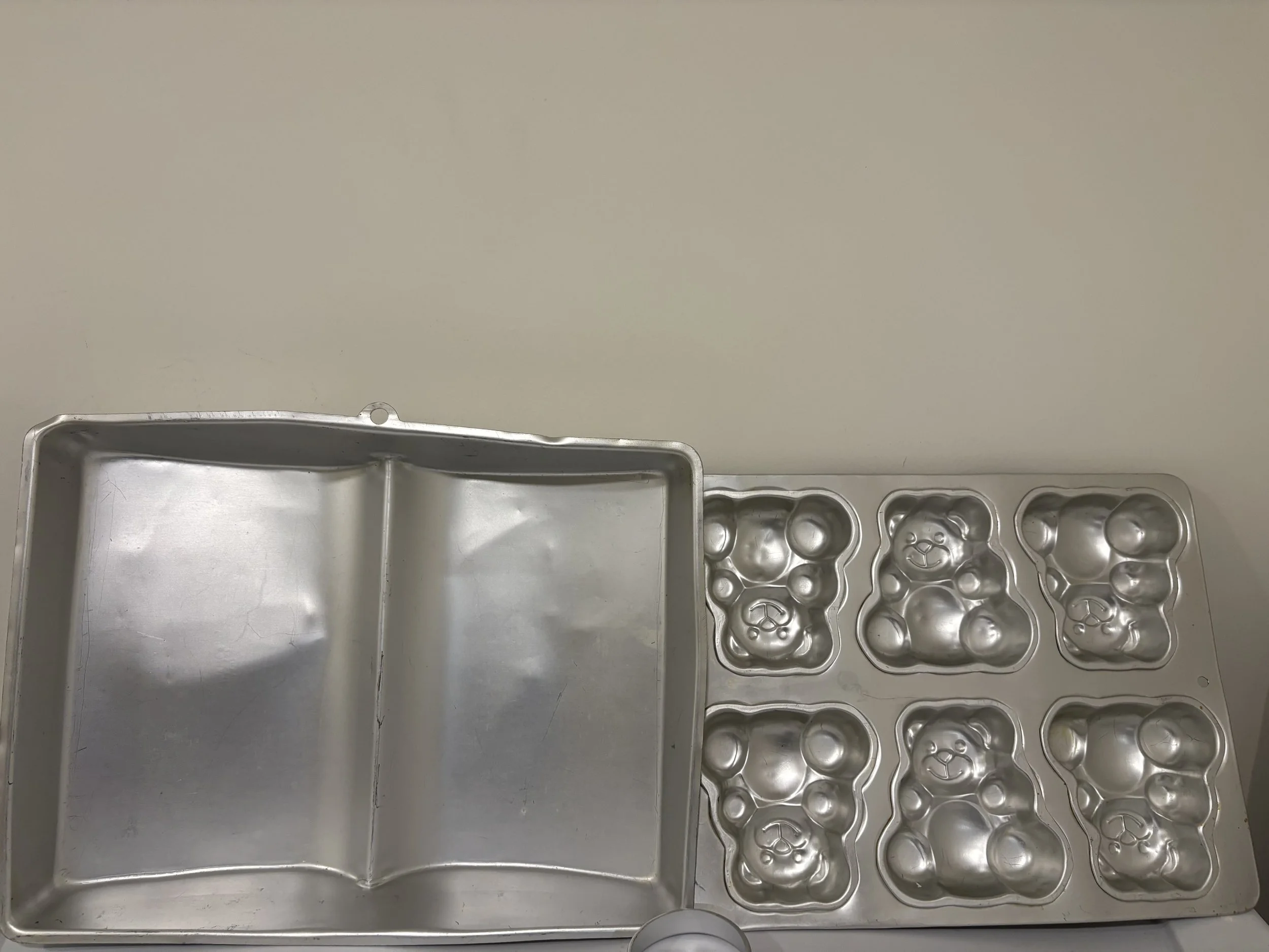 3D Book & Vintage Teddy Bear Cake Pan Set