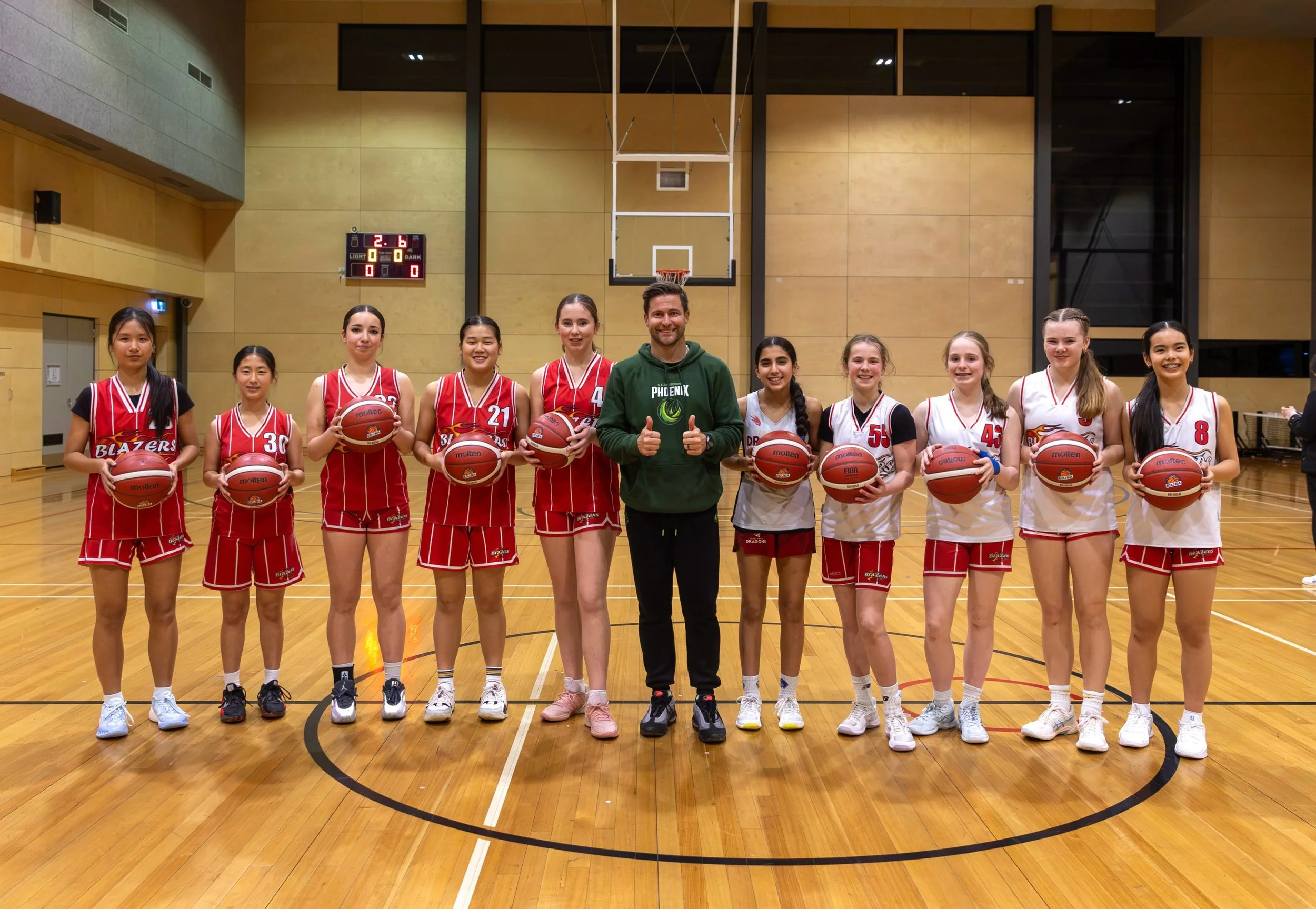 What an incredible opportunity for our U13 girls!

@semelbphoenix Head Coach, Josh King, spent Monday evening delivering a coaches&rsquo; clinic facilitated by the EDJBA at Boroondara Sports Complex. Our U13 girls were lucky enough to participate wor