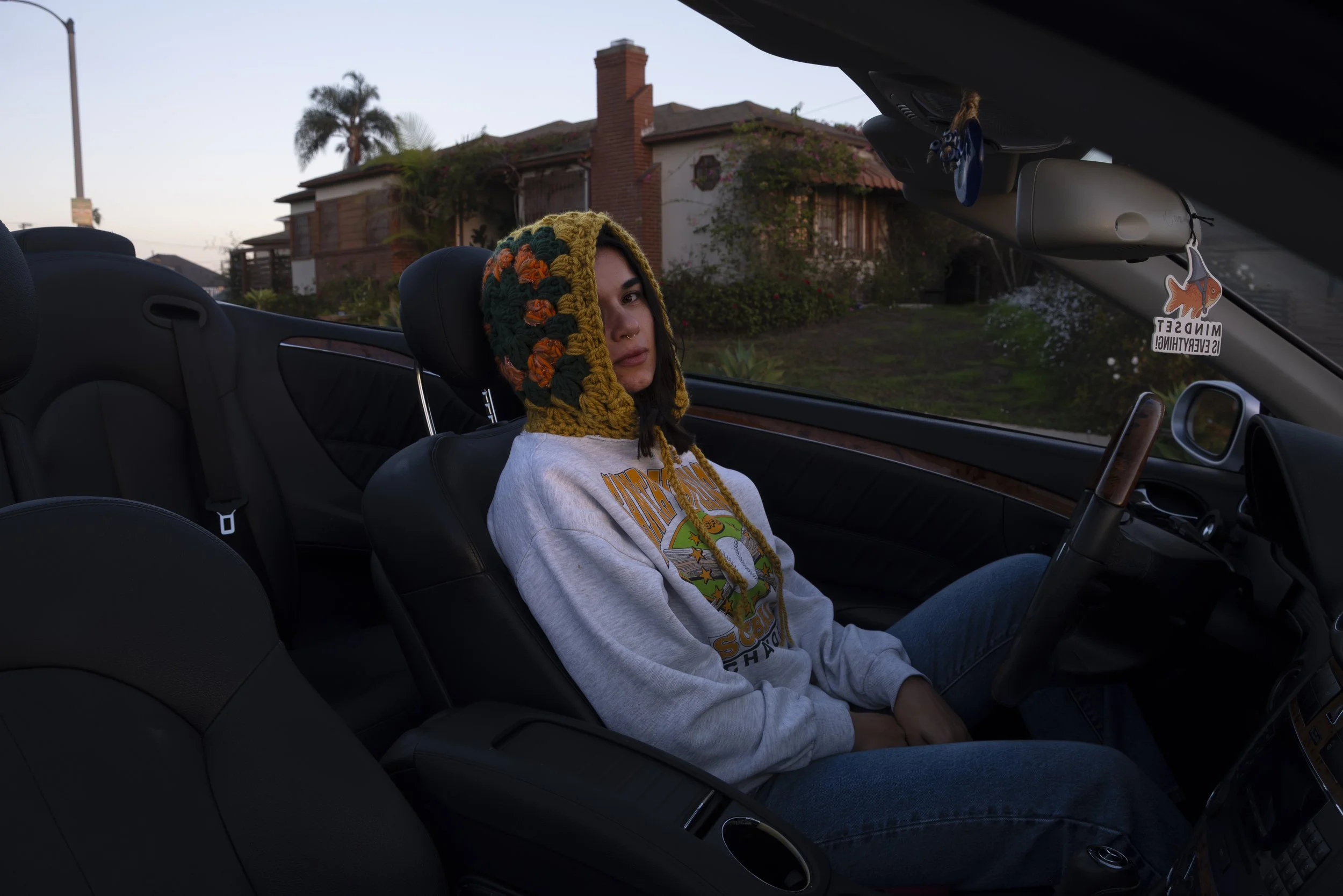 reworked-sweatshirt-upcycling