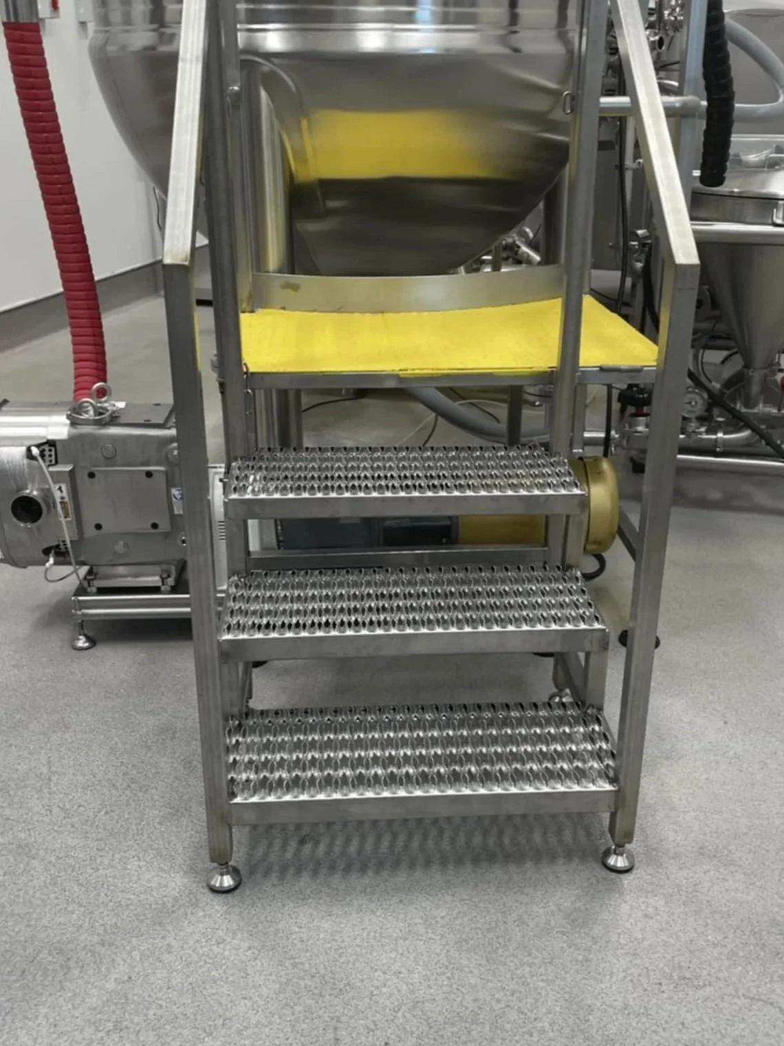 High Quality Stainless Steel Non-Slip Portable Stairs with Hand Rails for a Sterile Factory Room