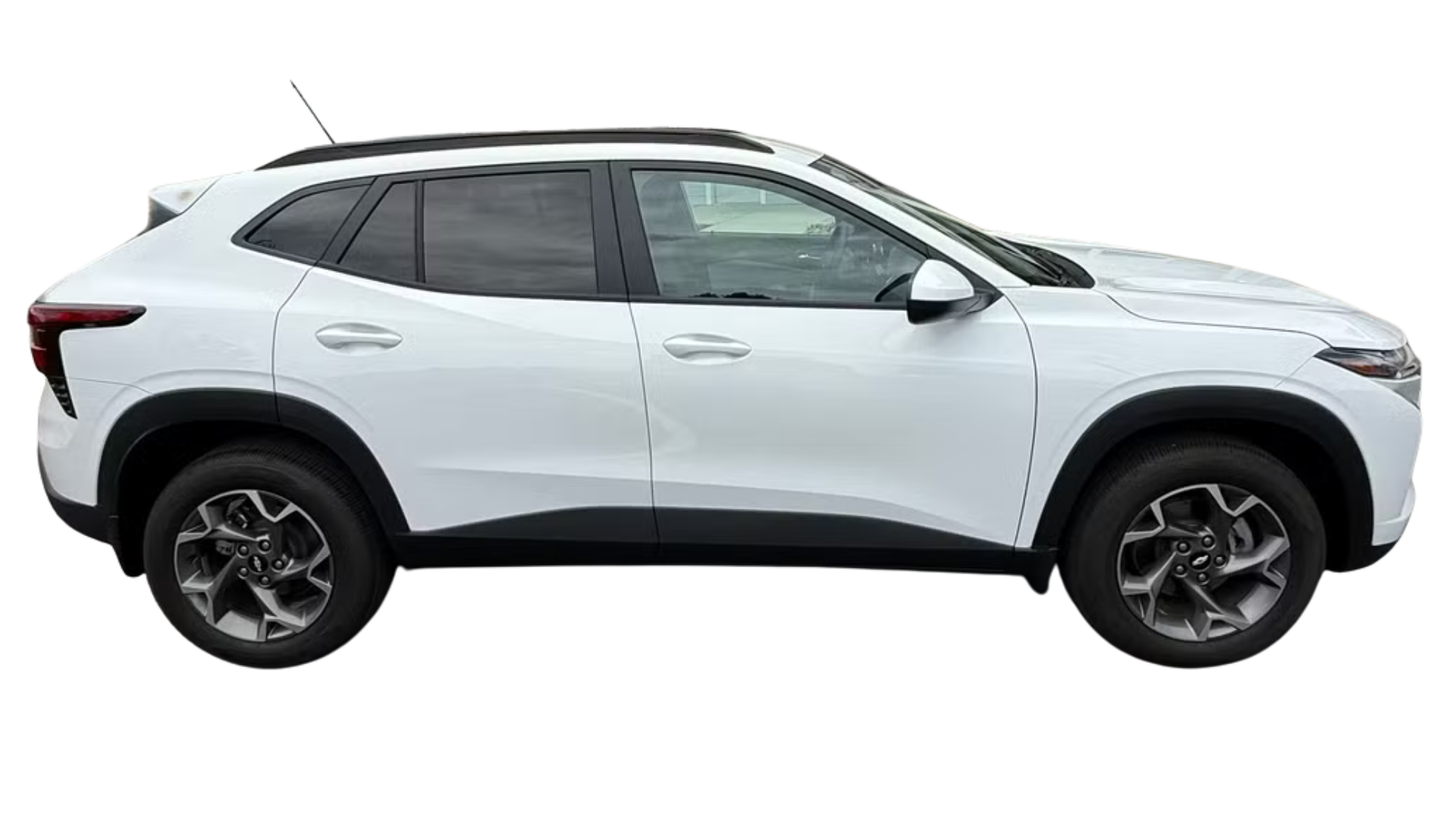 Oranssi carpenter using bench saw