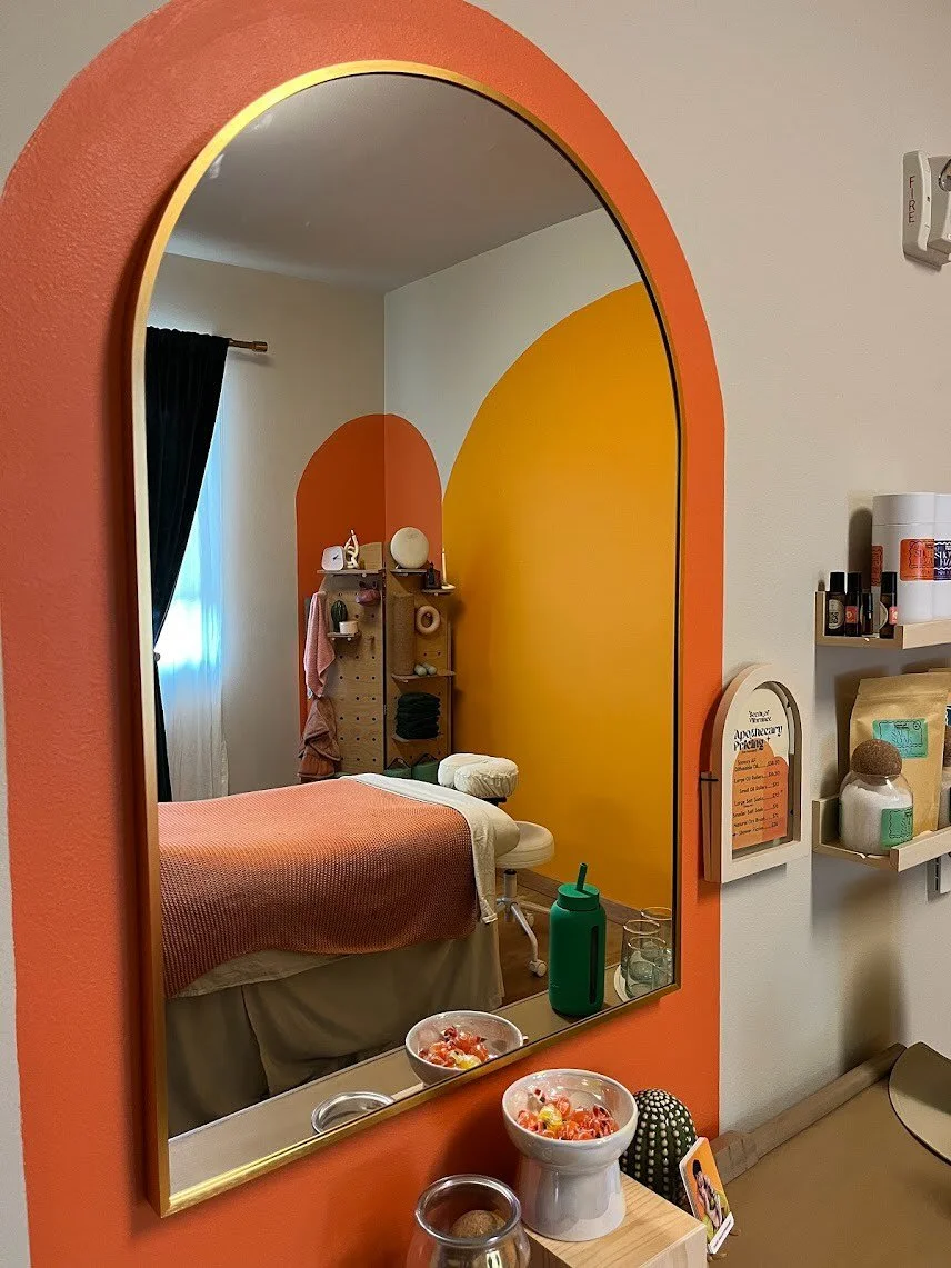 I&rsquo;m officially open for massage and herbal support sessions! 🥳

I&rsquo;ll be working out of @seedsofvibrance&rsquo;s gorgeous space on Mondays, Wednesdays, and alternating Tuesdays. Huge gratitude to Daisy for sharing her beautiful space with