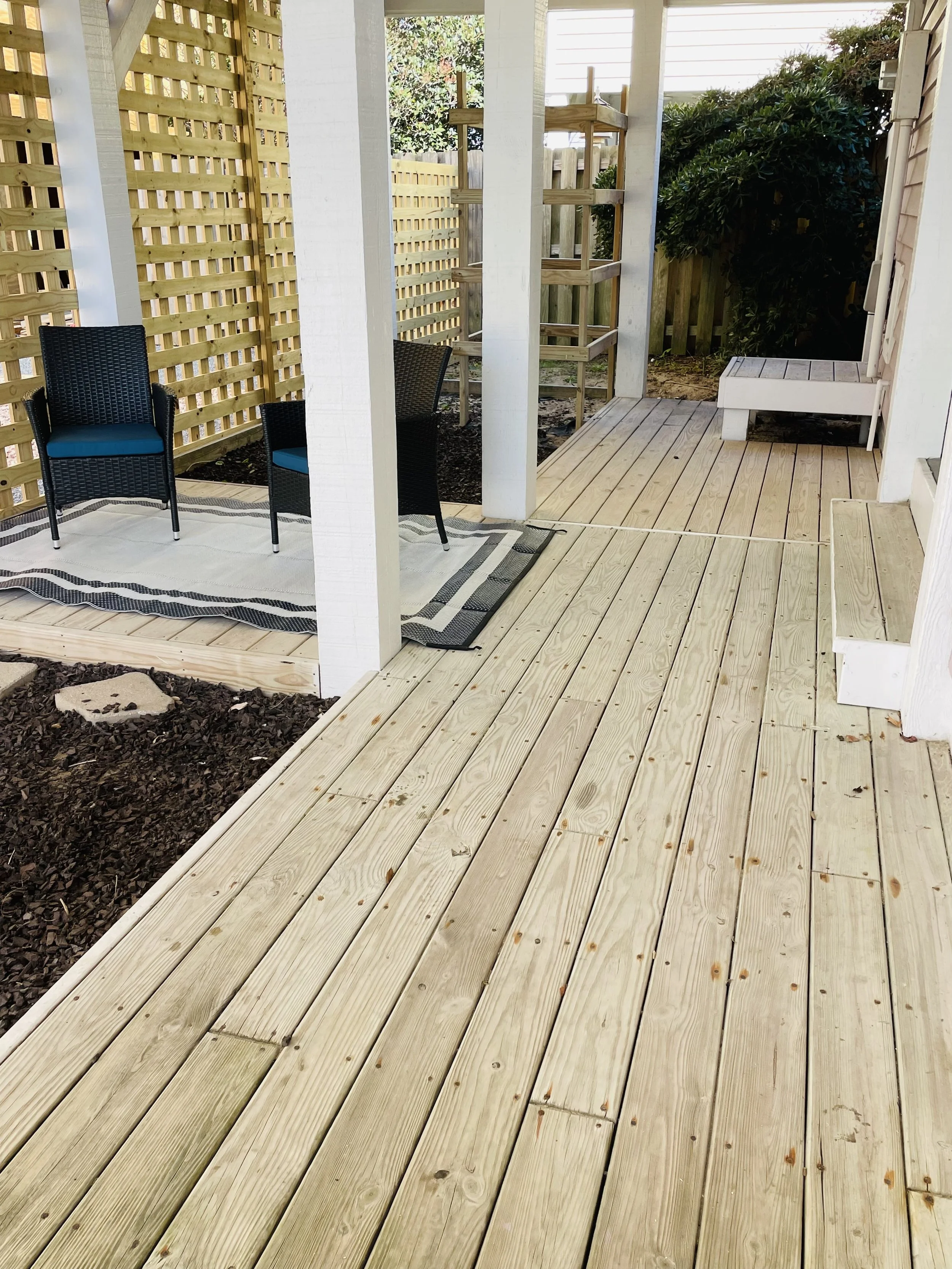 Wrightsville Beach year-round rental exterior deck.