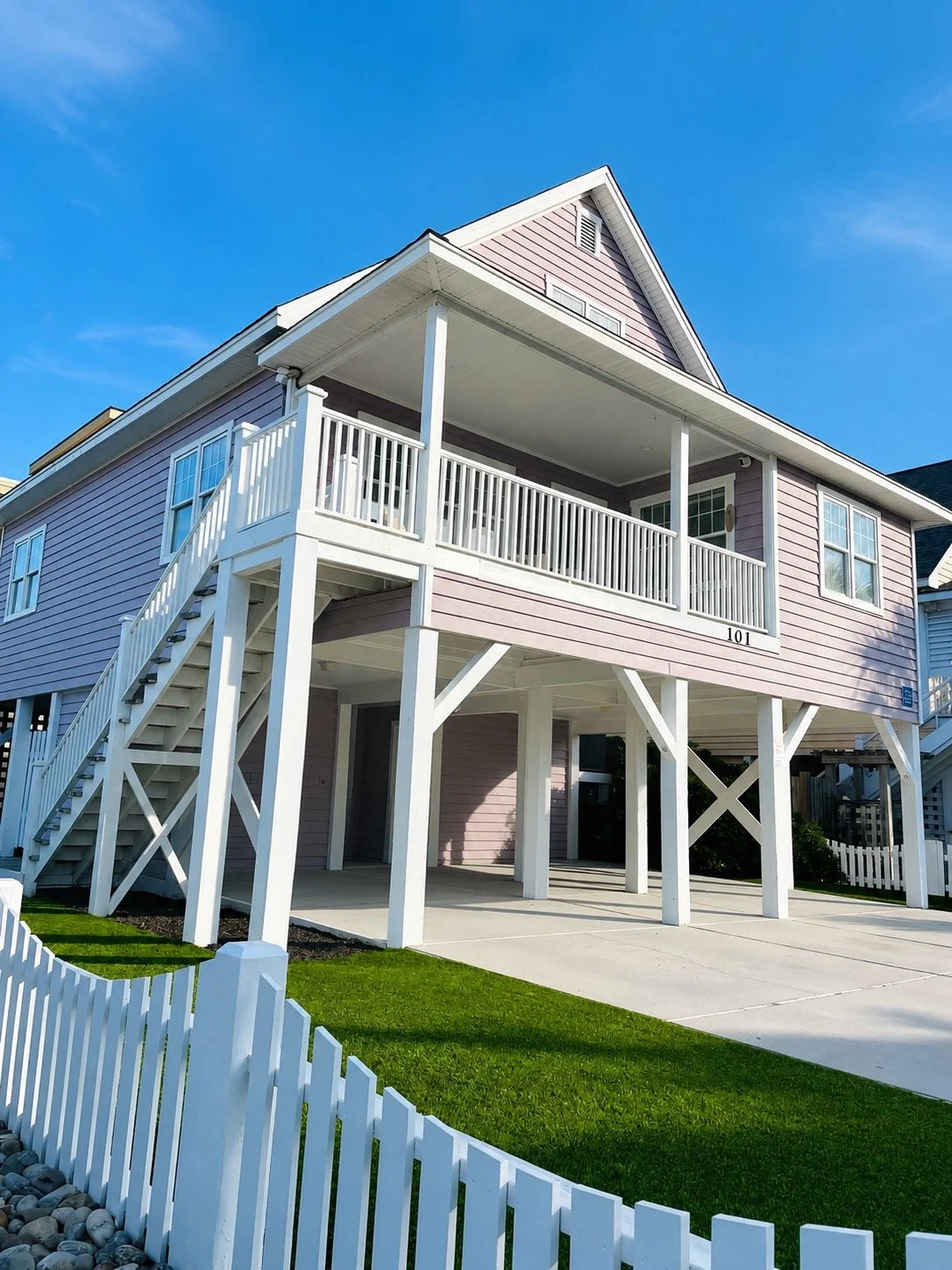 Side of Beach House.jpeg