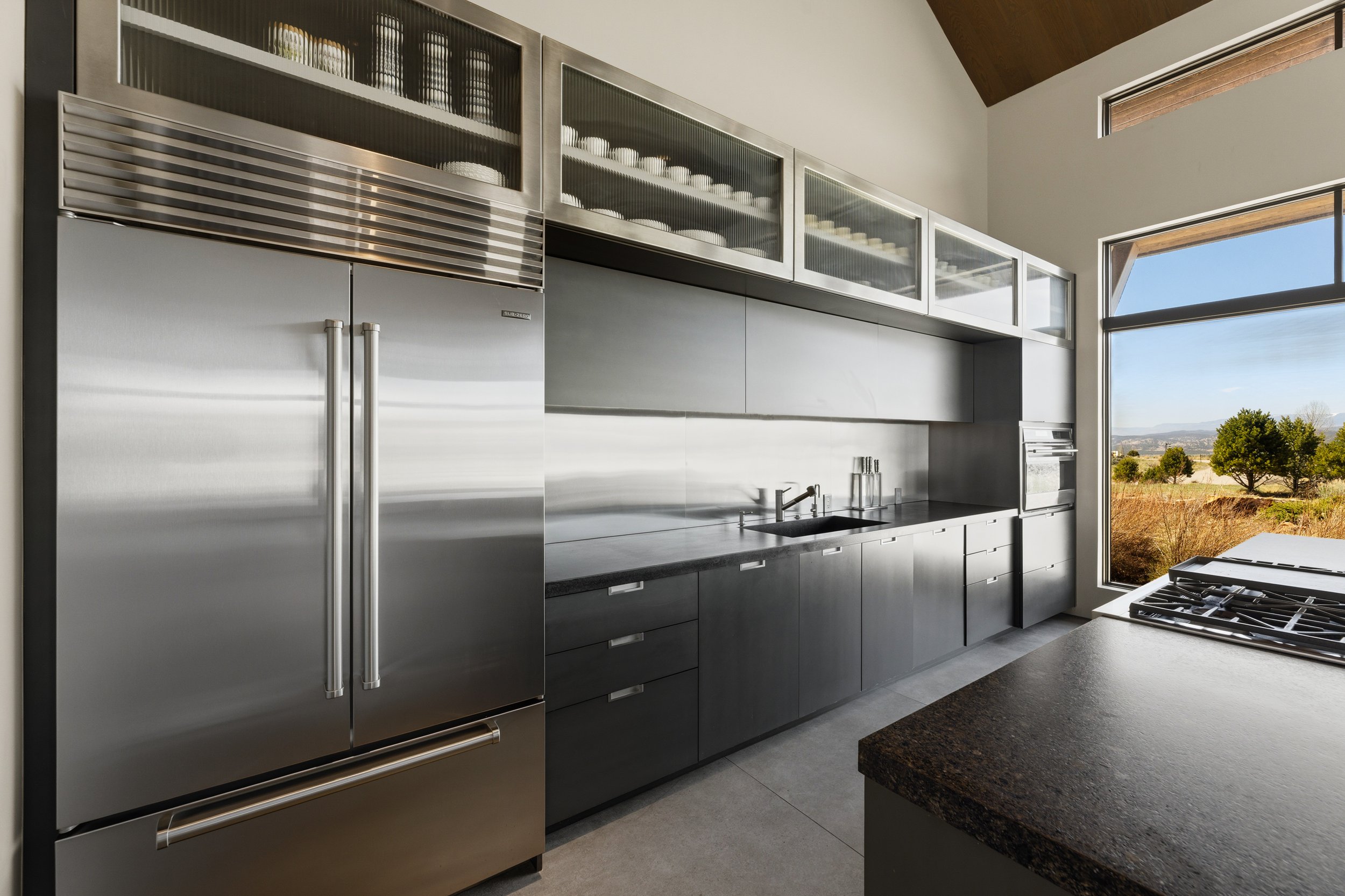 THE INVISIBLE KITCHEN: THE QUIET REVOLUTION REDEFINING LUXURY HOMES