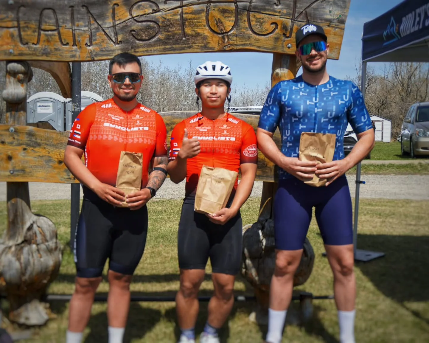 Hay City Road Race Citizen Category

1st place - @miguelmariocampomelo (SYYCLISTA)
2nd place - @kilianthibaudier (independent)
3rd place - @bbeniscelli (SYYCLISTA)

Thank you @bici_yyc for another awesome Hay City Road Race!