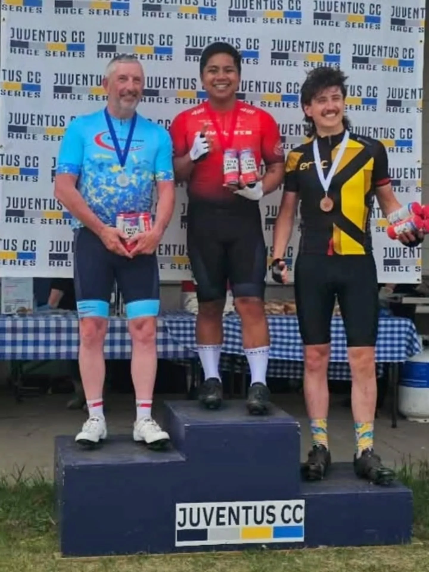 Podium vibes only! 🏆✨ 

Huge congratulations to @caseyross and @kenaala for rocking the SYYCLISTA colors and landing on the podium at the 2026 Alex Stieda Classic Road Race!

​Way to go, team! Your hard work and grit out there paid off big time. 🚴&