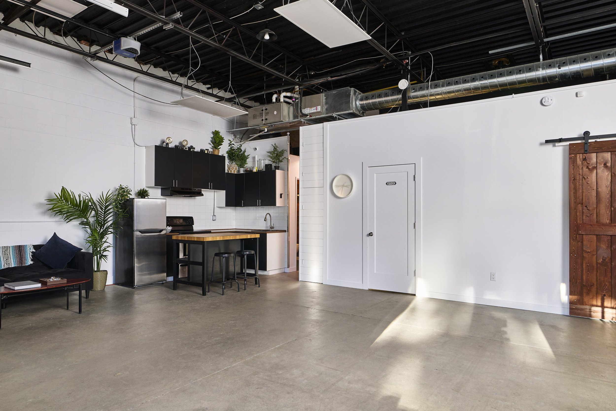 12HR Interior-Kitchen Corner copy.jpg