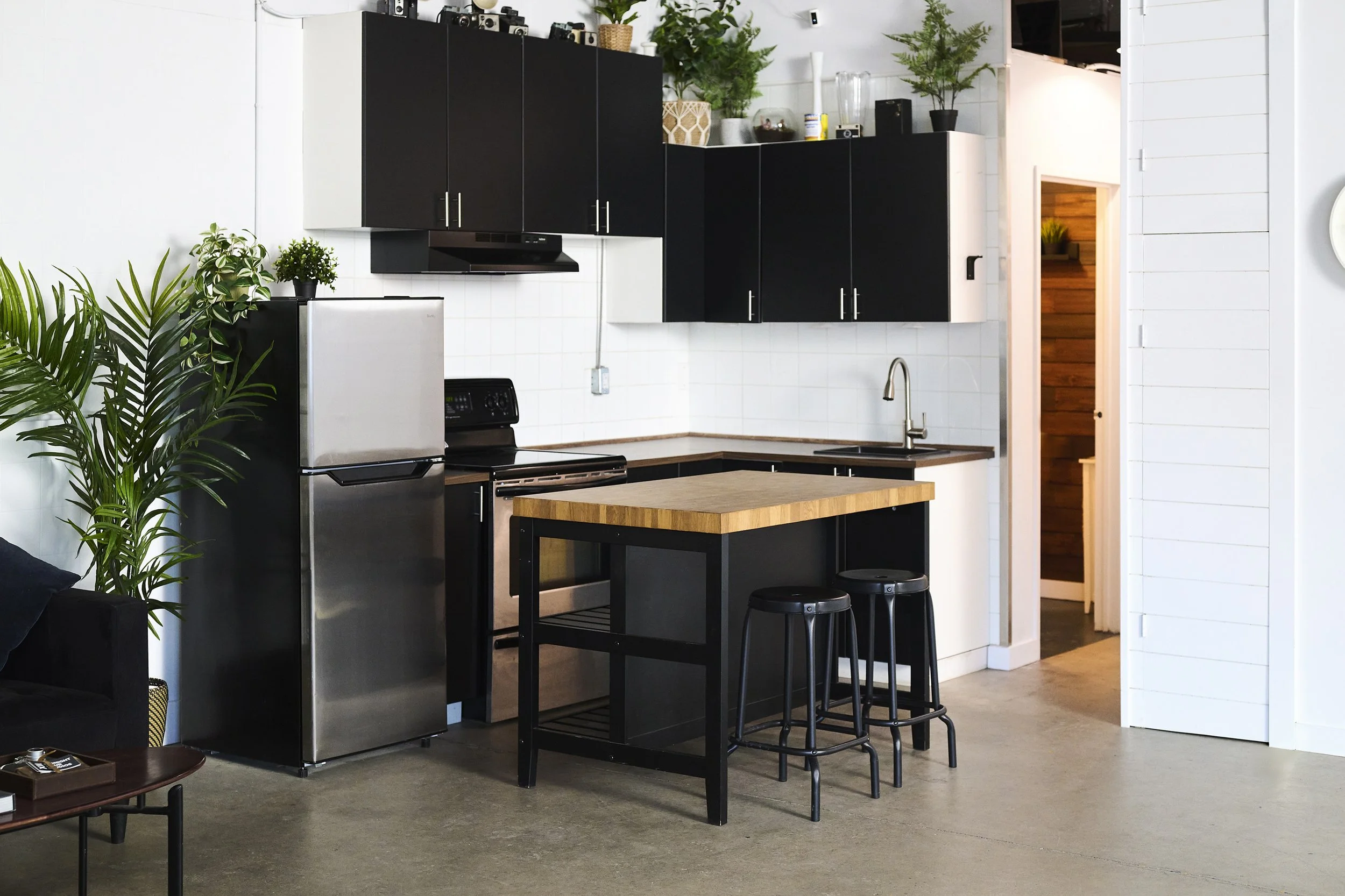 12HR Interior-Kitchen Vibe.jpg