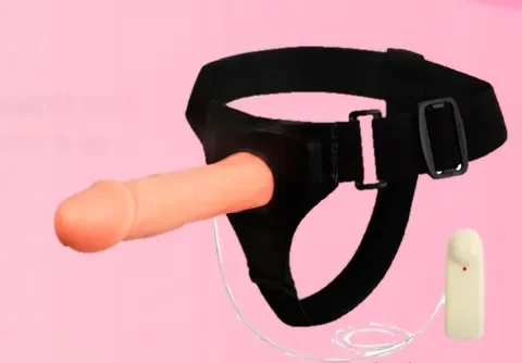 ARNES CON DILDO HUECO Y VIBRADOR WEAR.webp