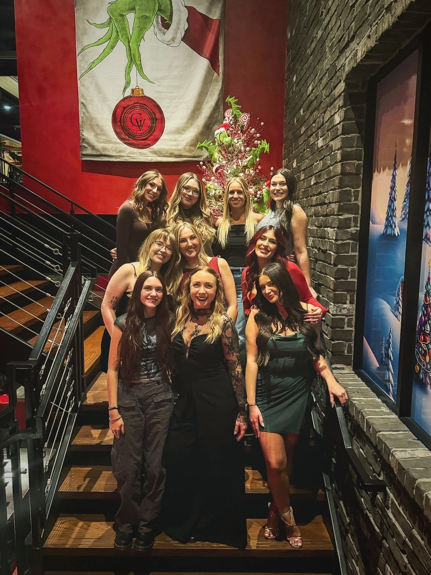 Merry Christmas from The Emerald ❤️🎄

We had our Christmas party last night &amp; laughed nonstop, exchanged the sweetest gifts, &amp; ate the yummiest food. 

Forever grateful for this wonderful team 🖤