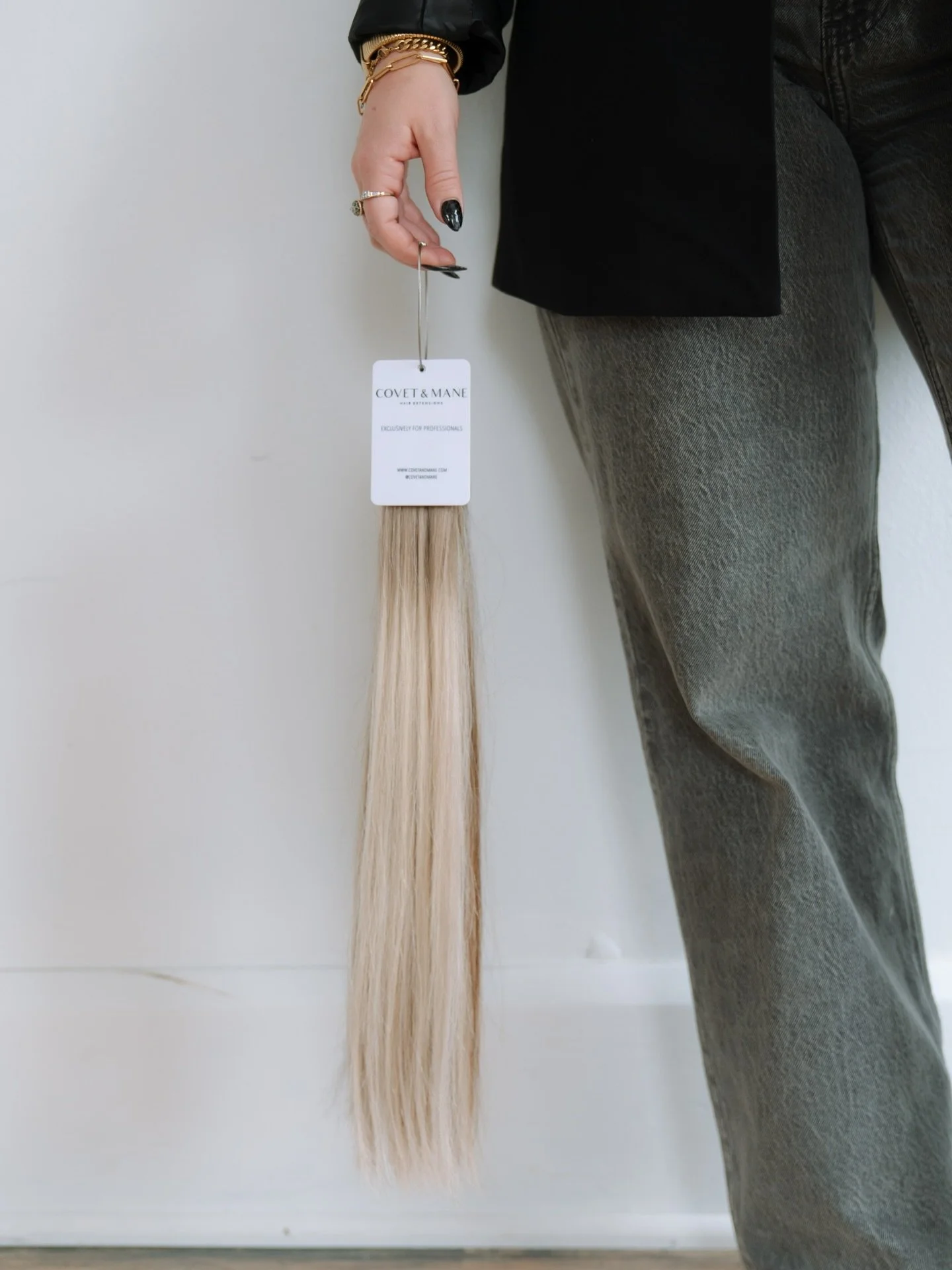 EXTENSION SPECIALTY SALON &bull;&bull;&bull;

At The Emerald you will find stylists who have mastered their craft and offer the most comfortable, blended, and seamless extensions. 

We offer extensions because we know what it feels like not to love y