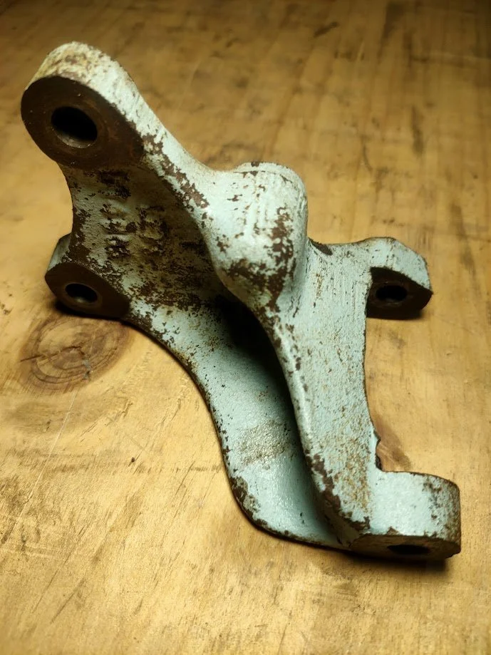 Late Series 2a and Series 3 alternator bracket  