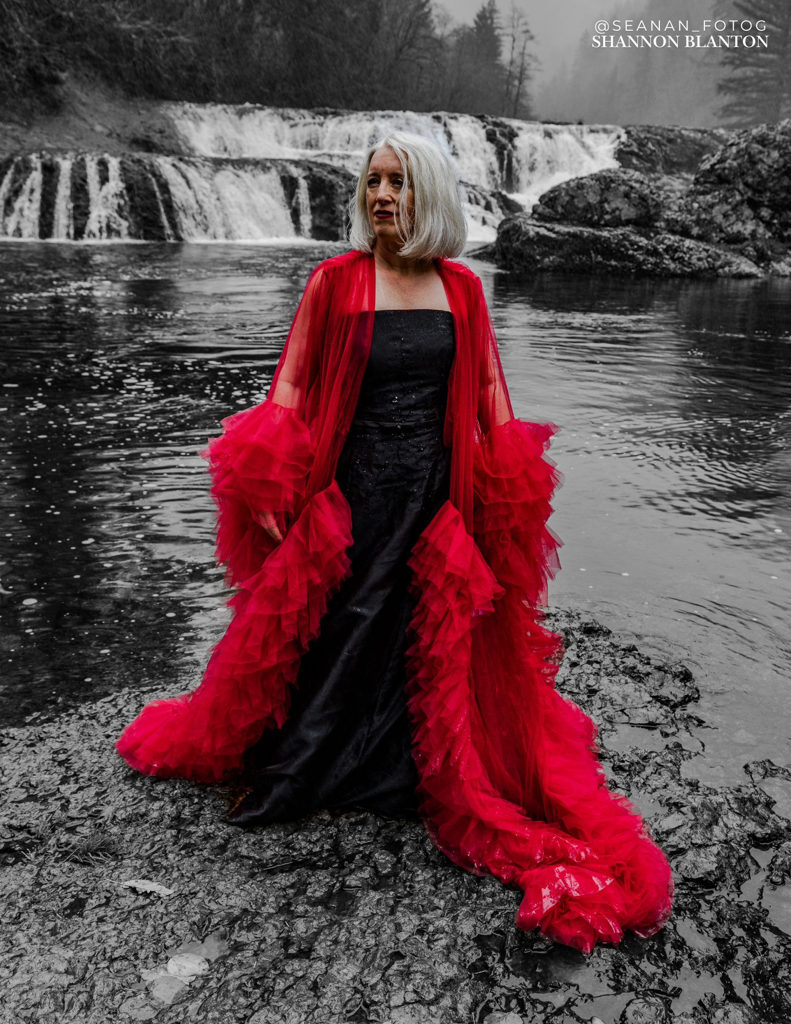 sylvia robe red 1.png