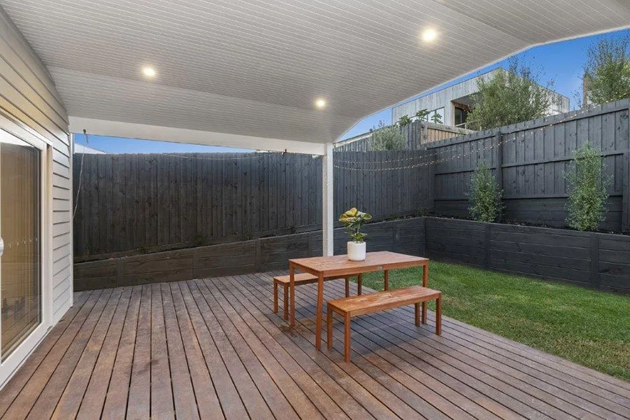 outside-mia-mia-web (1).jpg