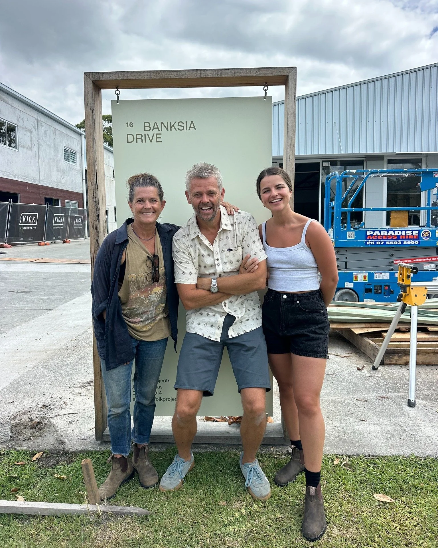16 Banksia Drive - a place for people who love to cook (and eat). Grateful for our team of chefs, Emily and Katia who run the show daily.. and everyone who has helped make 100 Mile Table and Homey Take Home what it is today. Lots more to come.