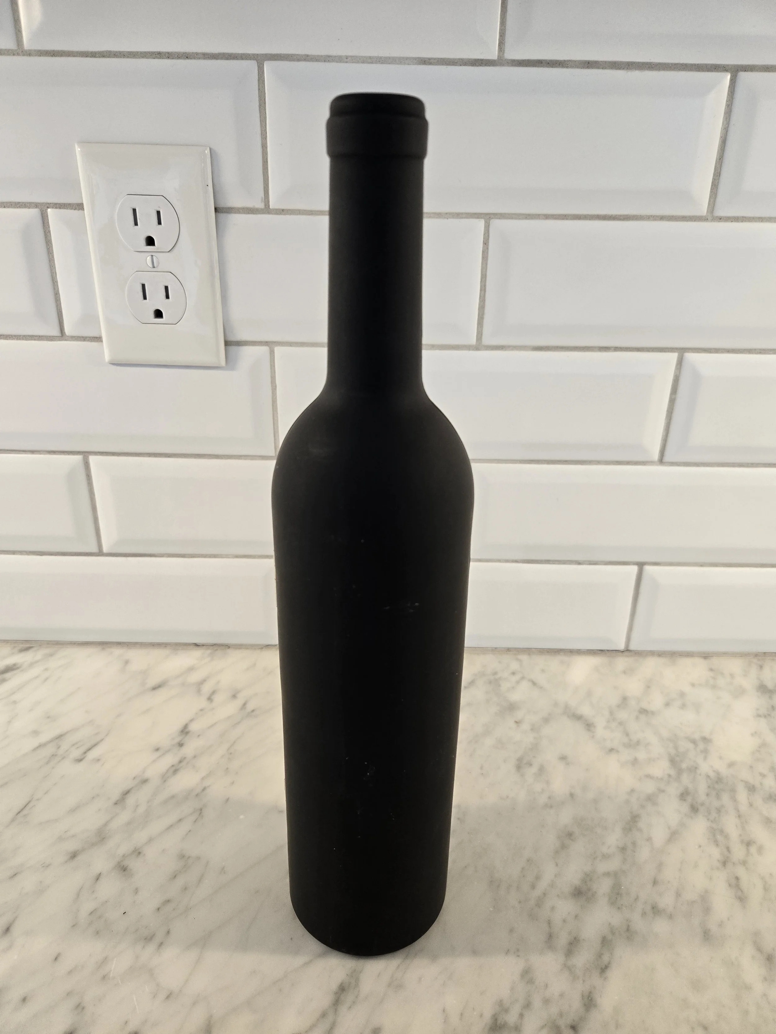 plasticwinebottle1.jpg