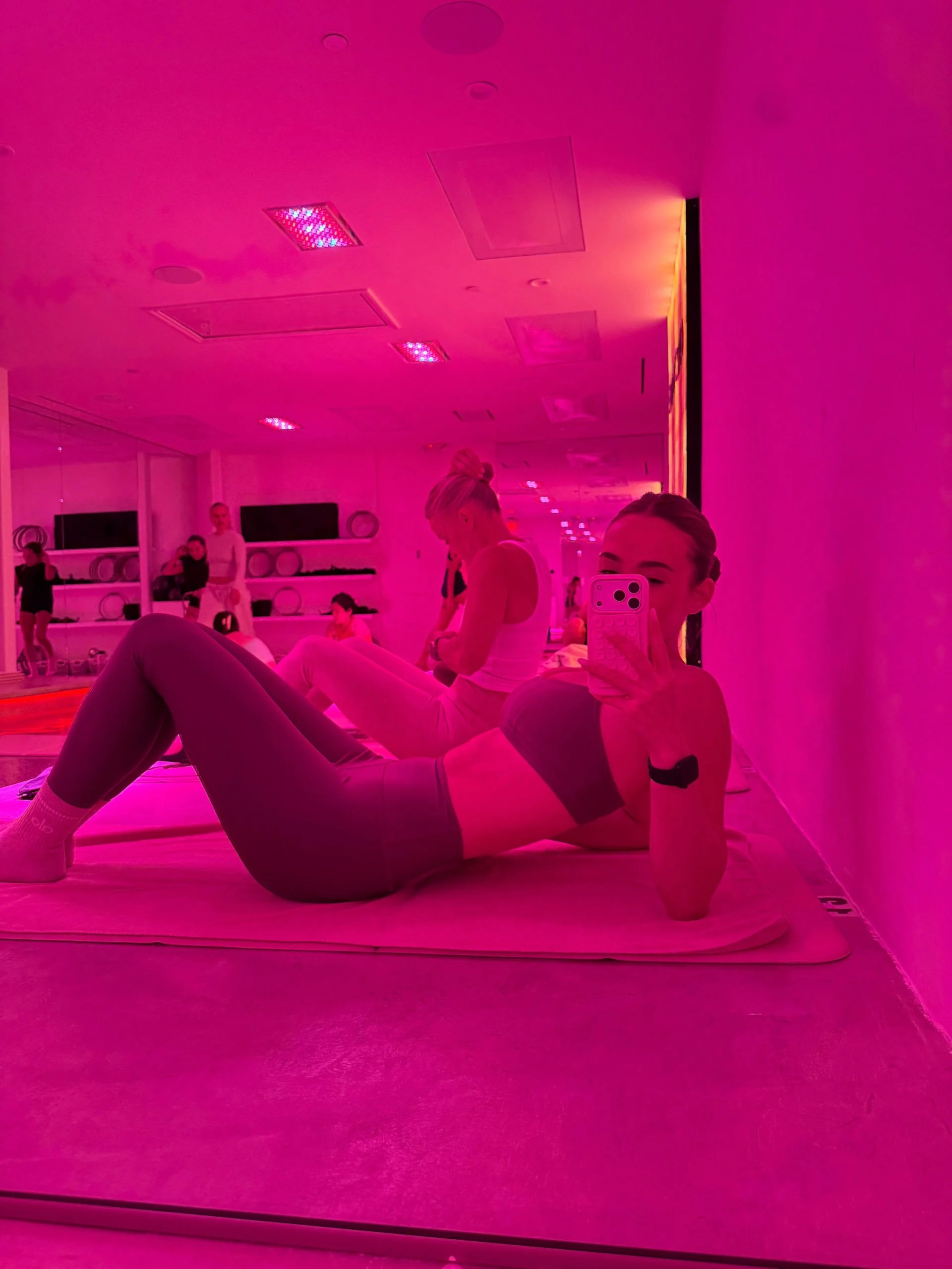 ❤️&zwj;🔥 The Burn Room.

Morning classes.
Lunch break classes.
After work classes.
On the hour Monday&ndash;Friday&hellip;and weekends. 

6, 7, 8, 9, 10, 11 AM
5 &amp; 6 PM

Infrared heat.
NIR red light therapy.
Full-body Pilates that leaves you sha
